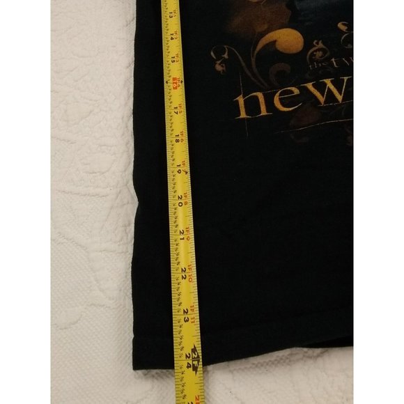 Twilight Saga New Moon Edward Bella Black T Shirt size Small USED - Picture 4 of 7